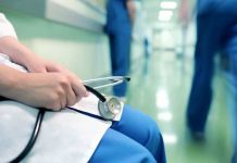 В Шымкенте врачи вылечили 82-летнюю женщину с 90% поражения легких Специальность врача приемного покоя введут в РК