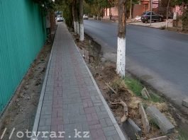 Жители улицы Дулати недовольны новыми тротуарами