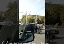 Из-за перевернувшегося автомбиля в Шымкенте на одном из перекрестков большой затор