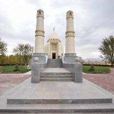Возле мавзолея Домалак ана в ЮКО открыт гостиничный комплекс Мавзолей Домалак ана