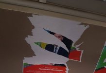 Портрет начальника отдела транспорта в автобусах бесит шымкентцев Портрет Куата Жуматаева разорвали