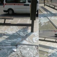 В Шымкенте ветер разбивает новые стеклянные остановки Ветер разбивает остановки