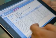 В школах запретят бумажные журналы – Минобразования Электронные журналы