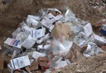 В Шымкенте трактор раздавил почти 39 тысяч бутылок коньяка, водки и пива В Шымкенте трактор раздавил почти 39 тысяч бутылок коньяка, водки и пива