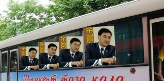 Портрет Куатжана Жуматаева появится во всех городских автобусах Шымкента Портрет Куата Жуматаева появится на всех автобусах