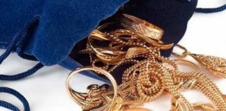 Полицейские Туркестанской области задержали подозреваемых, похитивших сумку с золотом Золото