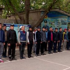 Молодежь из ЮКО рвется в армию Призывники