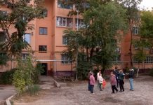 Жители Абайского района уверяют: обещания акимата кардинально расходятся с реальностью Жители улицы 1 Мая мечтают об асфальте и детской площадке