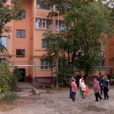 Жители Абайского района уверяют: обещания акимата кардинально расходятся с реальностью Жители улицы 1 Мая мечтают об асфальте и детской площадке