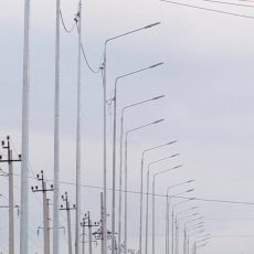 Брусчатку, фонари и скамейки с урнами на улицах Аксукента жители увидели впервые Брусчатку, фонари и скамейки с урнами на своих улицах жители Аксукента увидели впервые