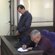 Бывший аким поселка Атакент Калдархан Алиев выплатит штраф в 27 миллионов тенге Бывший аким поселка Атакент выплатит 27 миллионов тенге