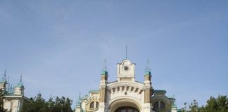 Предметами религиозного назначения торговали на вокзале Туркестана