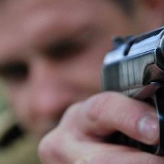 Двое в масках и с игрушечным пистолетом напали на жителя Шымкента