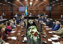 Жансеит Туймебаев: Неправительственные организации должны приложить усилия для улучшения социального предпринимательства Аким ЮКО провел совещание с НПО области