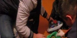 Неподалеку от Шымкента полицейские задержали жительницу Тараза с 5,5 кг марихуаны Изъятая у подозреваемой марихуана