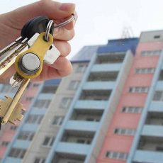 В Туркестане началась реализация жилищной программы «Счастливая семья» Ключи от квартиры