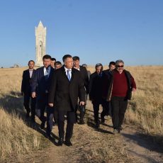 Жансеит Туймебаев: Гора Ордабасы должна стать местом для духовного подъема Аким на Ордабасы