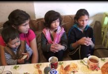 В ЮКО пьющие родители выгнали из дома четверых детей В ЮКО пьющие родители выгнали из дома четверых детей