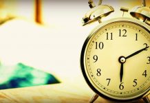 Вы ни за что не поверите, зачем нужно смотреть телевизор утром! Будильник