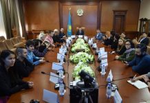 Аким ЮКО встретился с представителями ведущих зарубежных СМИ Аким ЮКО встретился с представителями ведущих зарубежных СМИ