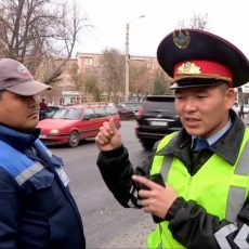 Незаконные платные парковки заполонили улицы Шымкента Незаконные платные парковки заполонили улицы Шымкента