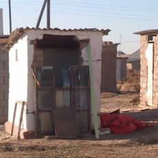 18 уличных туалетов насчитал аким ЮКО во дворе многоквартирного дома 18 уличных туалетов насчитал аким ЮКО во дворе многоквартирного дома