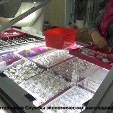 Продажу некачественных кыргызских украшений прикрыли в ЮКО Продажу некачественных кыргызских украшений прикрыли в ЮКО