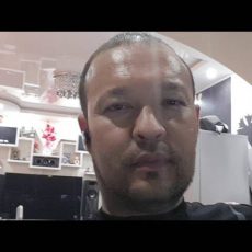Руслан Жанпеисов, известный как охотник за полицейскими, записал видеообращение