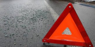 В Туркестанской области автобус с пассажирами влетел в дерево