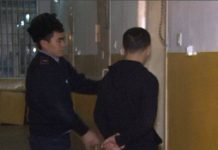 В Шымкенте задержаны члены ОПГ, грабившей букмекерские конторы Один из задержанных по подозрению в ограблении букмекерских контор