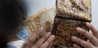 2,5 млн отдала аферисту жительница Шымкента за трудоустройство сына в аэропорт Мошенник в Шымкенте