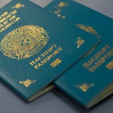 В Шымкенте пожилым людям документы оформляют на дому Казахстанский паспорт