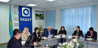 Жители Шымкента желают знать всё о своей медицинской страховке Круглый стол по ФМС