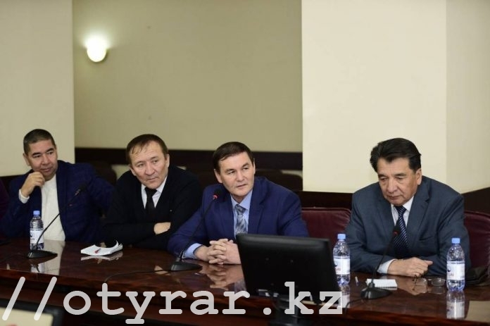 Аким Шымкента встретился с представителями СМИ