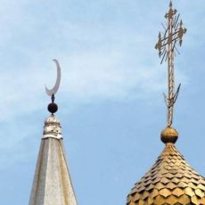 Детям до 16 лет запретят ходить в церкви и мечети без родителей Детям до 16 лет запретят ходить в церкви и мечети Казахстана без родителей