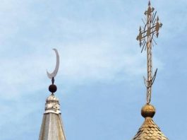 Детям до 16 лет запретят ходить в церкви и мечети Казахстана без родителей