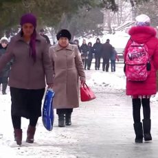 86 травмированных на гололеде за 12 дней декабря зафиксировали травмпункты Шымкента Новая тротуарная плитка по пр. Тауке хана скользкая, как зеркало