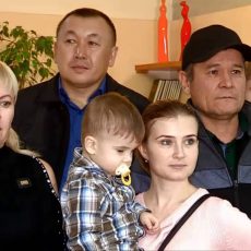 АО «Казахтелеком» дарит подарки к Новому году АО "Казахтелеком" дарит подарки к Новому году