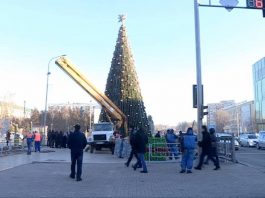 Восстановление новогодней елки на пл. Аль Фараби