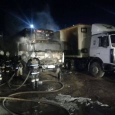 Водитель обгорел в кабине грузового автомобиля на трассе Ташкент-Кызылорда