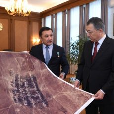 Космонавт Айдын Аимбетов предложил Шымкенту услуги навигации в сельском хозяйстве На встрече акима с космонавтом