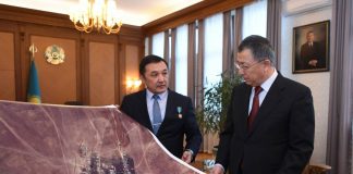 Космонавт Айдын Аимбетов предложил Шымкенту услуги навигации в сельском хозяйстве На встрече акима с космонавтом