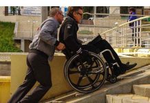 Уход за инвалидами (1 и 2 группы), за лицами старше 80 лет будет учтен как трудовой стаж Пособие по уходу за инвалидом