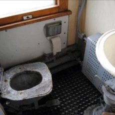 Ужасающие туалеты, вонь и грязь: пользователи Казнета возмущены состоянием пассажирских поездов Ужасающие туалеты, вонь и грязь: Пользователи Казнета возмущены состоянием пассажирских поездов