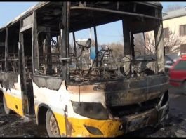 В Шымкенте загорелся автобус с пассажирами