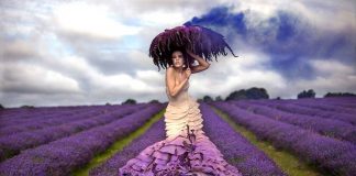 А кому в Шымкенте все фиолетово? Девушка