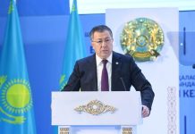 Аким ЮКО Жансеит Туймебаев отчитается о своей работе перед населением Аким ЮКО Жансеит Туймебаев на отчете городского акима