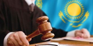 Убившую сына-алкоголика женщину освободили в зале суда в Туркестанской области Обвиняемые в вымогательстве у южнокорейского бизнесмена подали на него в суд