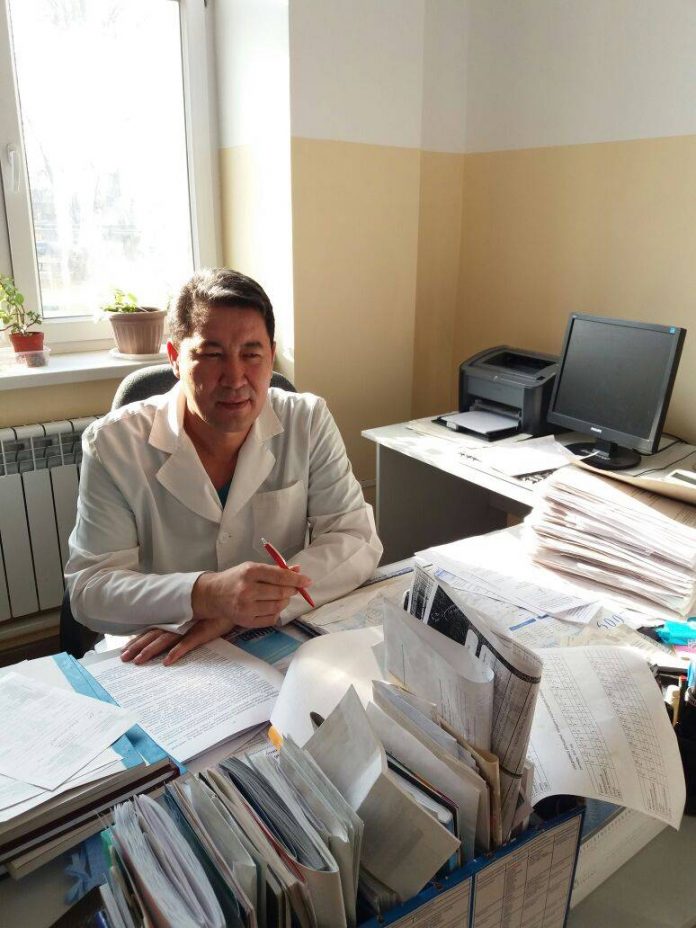 Заведующий приёмным отделением БСМП Шымкента Сабит Байбосынов