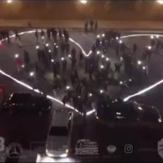 Автомобилисты Шымкента поздравили женщин «восьмеркой» (видео) Поздравление автомобилистов Шымкента